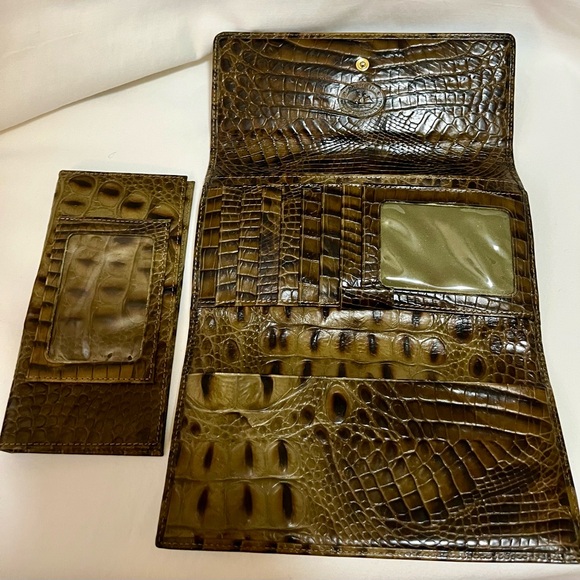 Brahmin Olive Crocodile Embossed Wallet Set - Picture 15 of 15